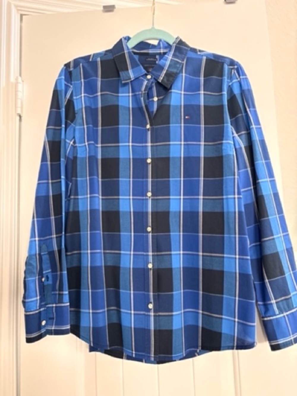 Tommy Hilfiger Women’s Blue Plaid Long Sleeve Button Front Shirt